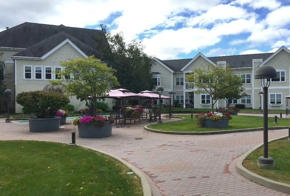 What’s Life Like Right Now at The Knolls in Westchester? Still Safe, Still Secure & Still Fun!